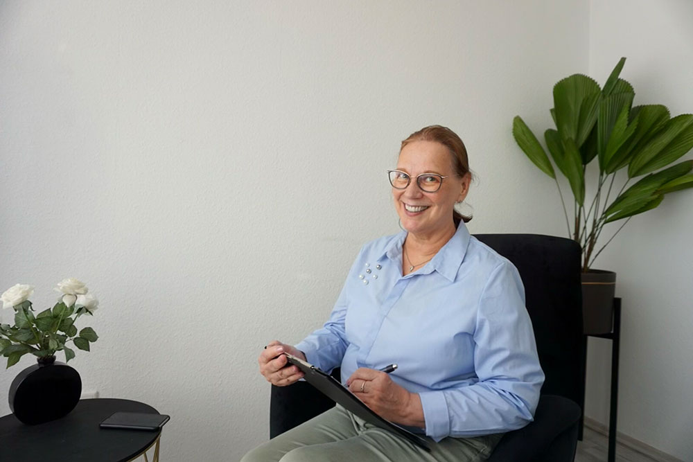 Dr. med. Roswitha Gruthölter M.Sc. – Privatpraxis für Psychotherapie Wesel – Porträt Dr. med. Roswitha Gruthölter M.Sc. - Privatpraxis für Psychotherapie Wesel - Porträt